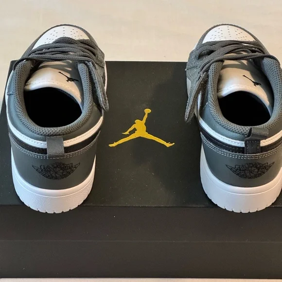 Jordan Low Sneakers, 2Y - Picture 1 of 7